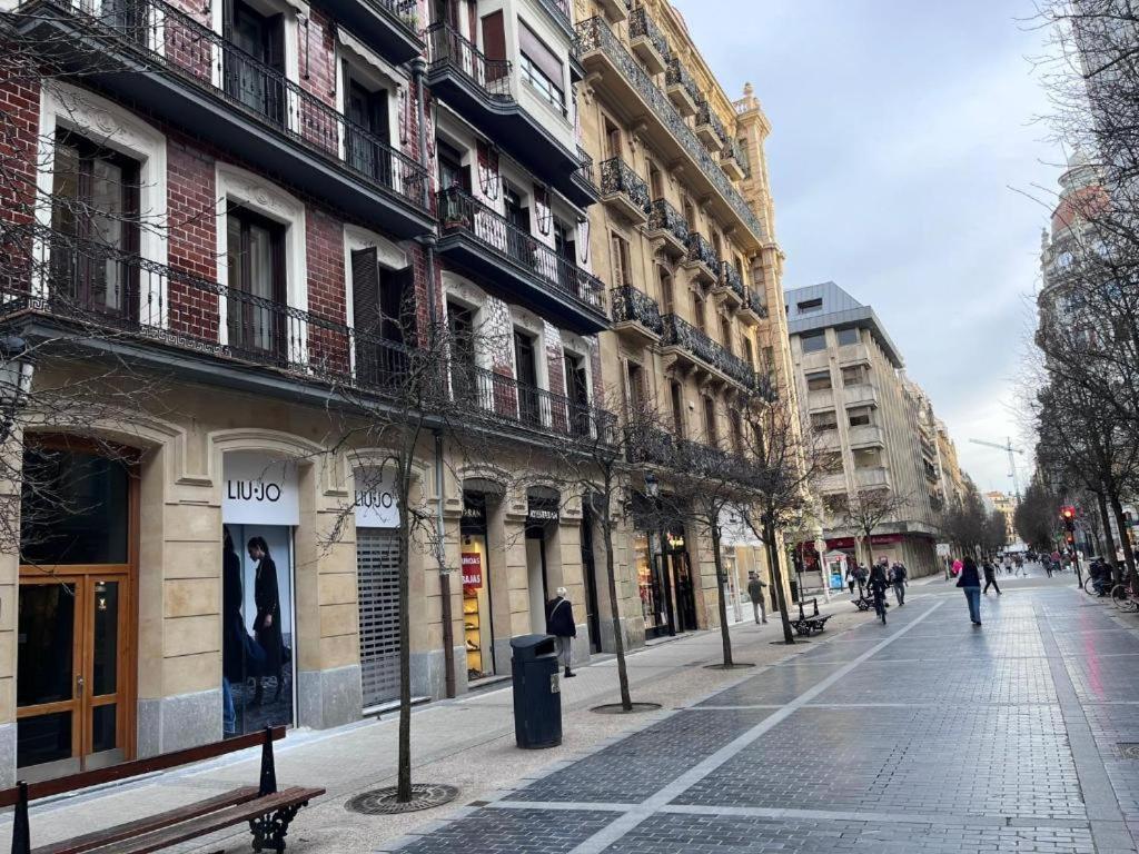 Apartamento Mentura Centro De San Sebastian Parking Free Bagian luar foto